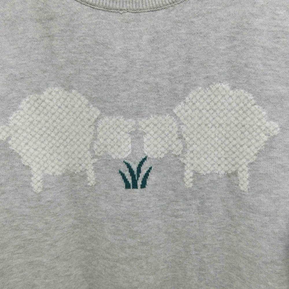 Bass Lightweight Crewneck Sweater with Grazing Sheep - Picture 2 of 3